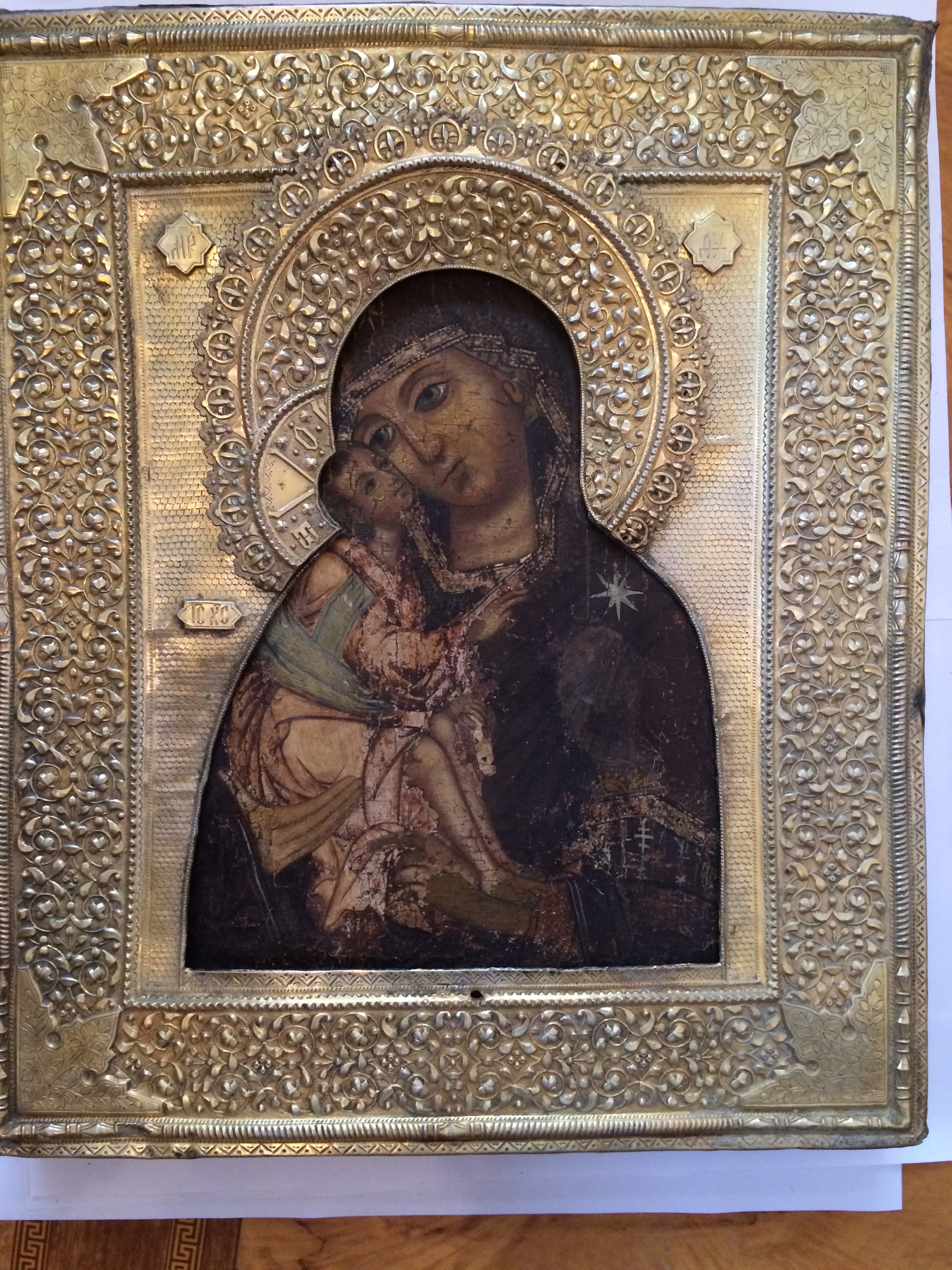 Икона старинная Богородица Владимирская в окладе