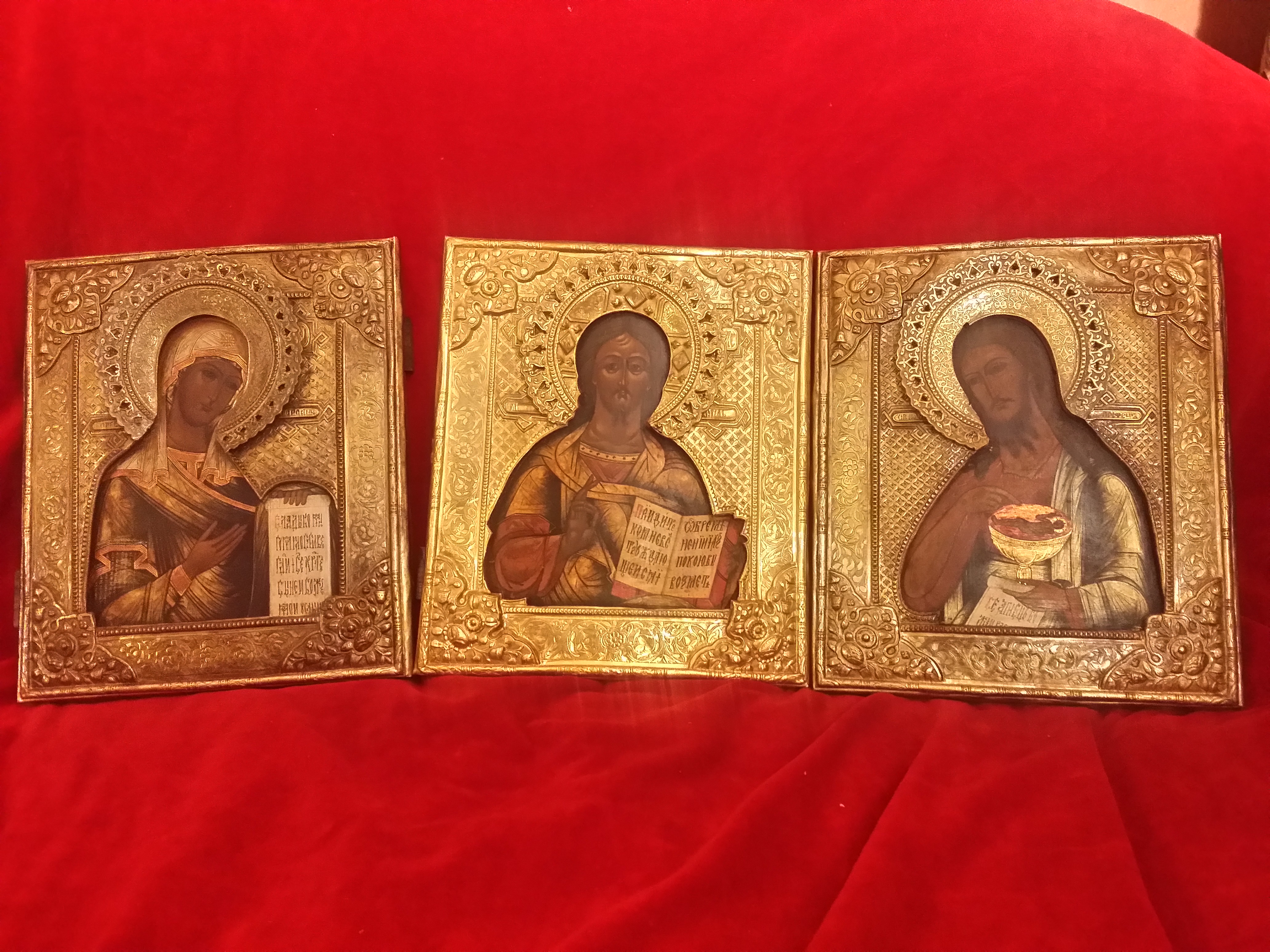 Деисусный чин из трех икон старинных в отличном состоянии без реставрации