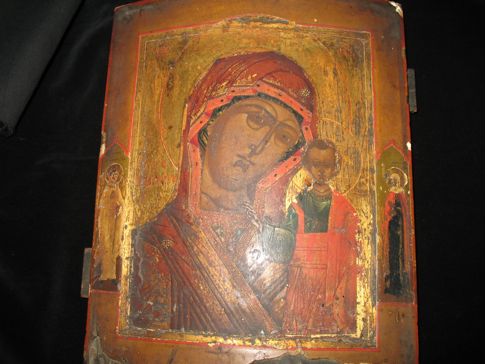 Икона антикварная Божия Матерь Казанская, аналойного размера с ковчегом