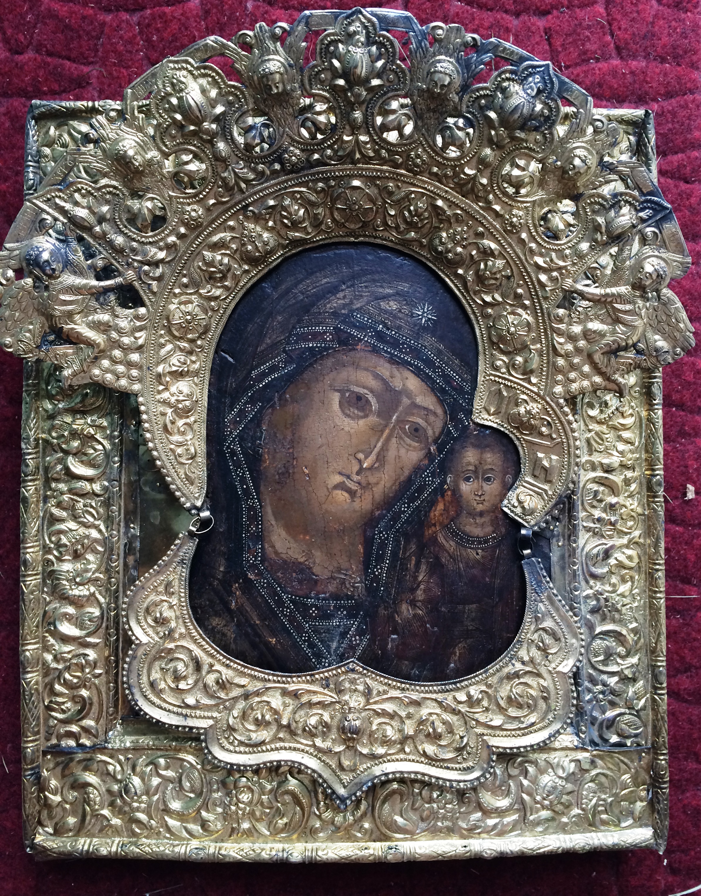 Икона Казанской Богоматери в окладе 17 века