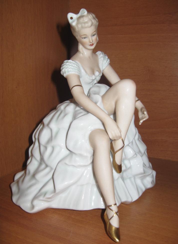 Балерина 20 см
Германия, Валлендорф 50-е года
статуэтка Фарфор, бисквит/глазурь