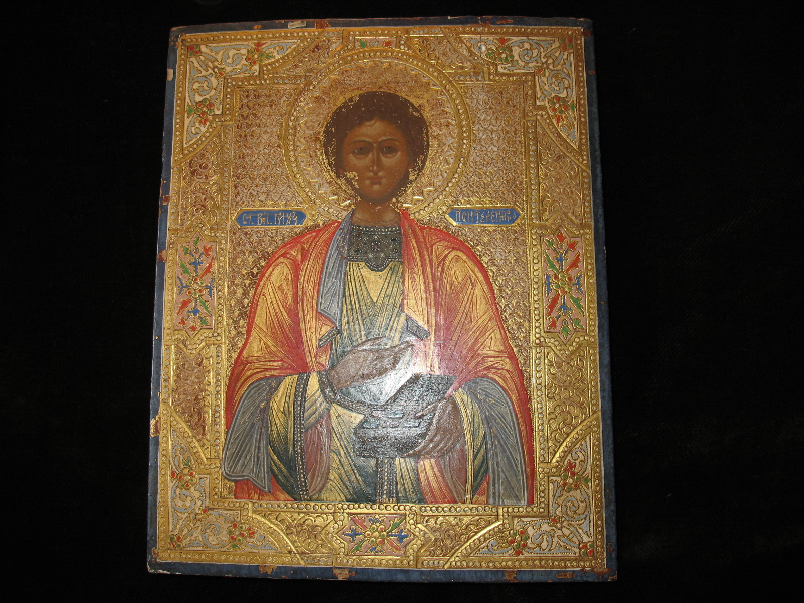 Икона антикварная Святой Пантелеймон, конец XIX начало XX века